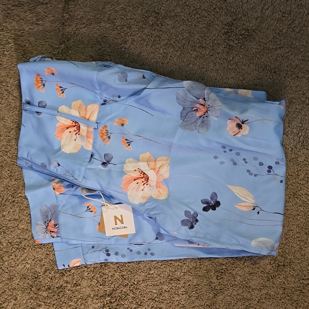 Women pants, never worn.